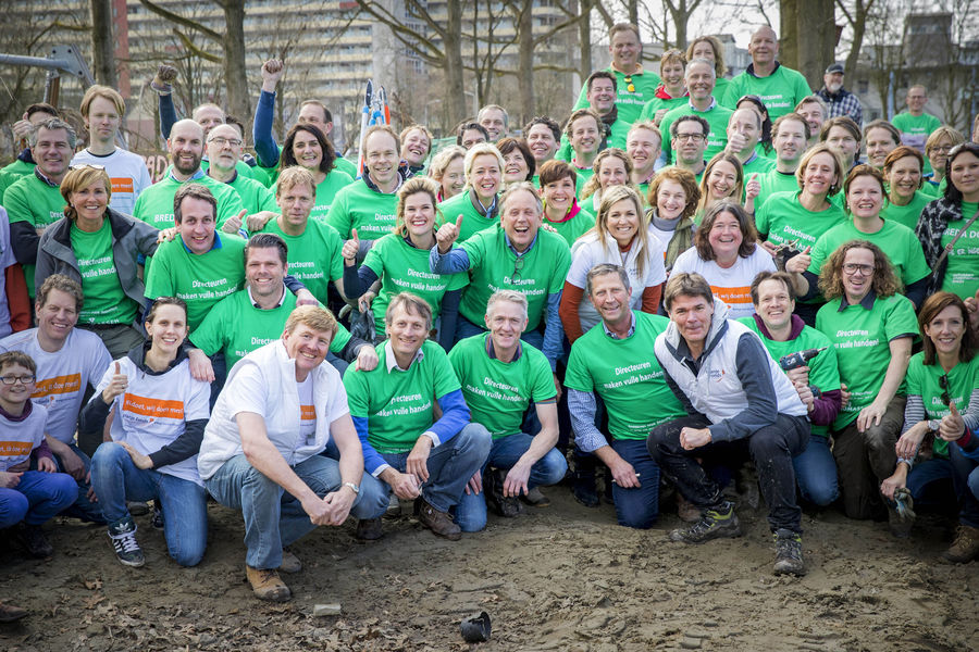Roosendaalse ondernemers, samen met Koning Willem-Alexander en Koningin Máxima, tijdens NLdoet in Roosendaal